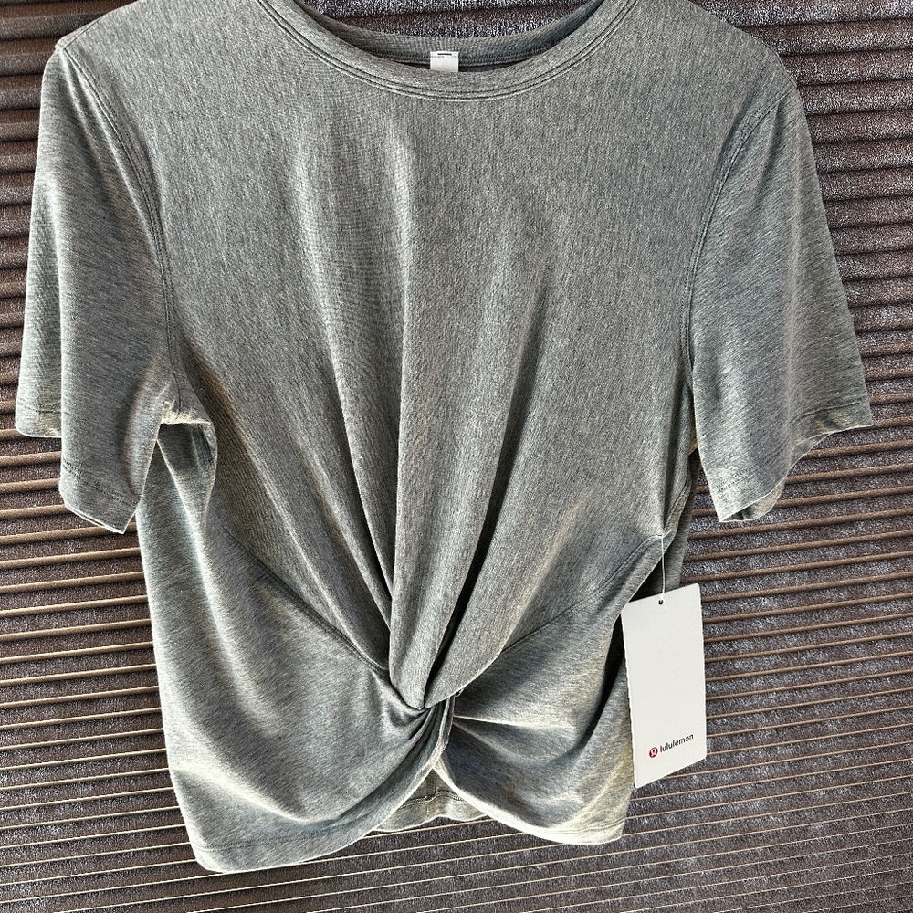 NWT Lululemon Crescent Tee